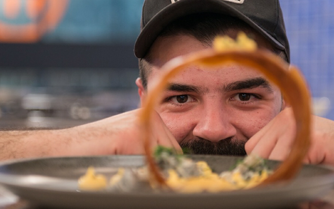 Q&A Βασίλης Χατζόπουλος, Mήπως ο επόμενος Master Chef βρίσκεται στο Fam Fiesta